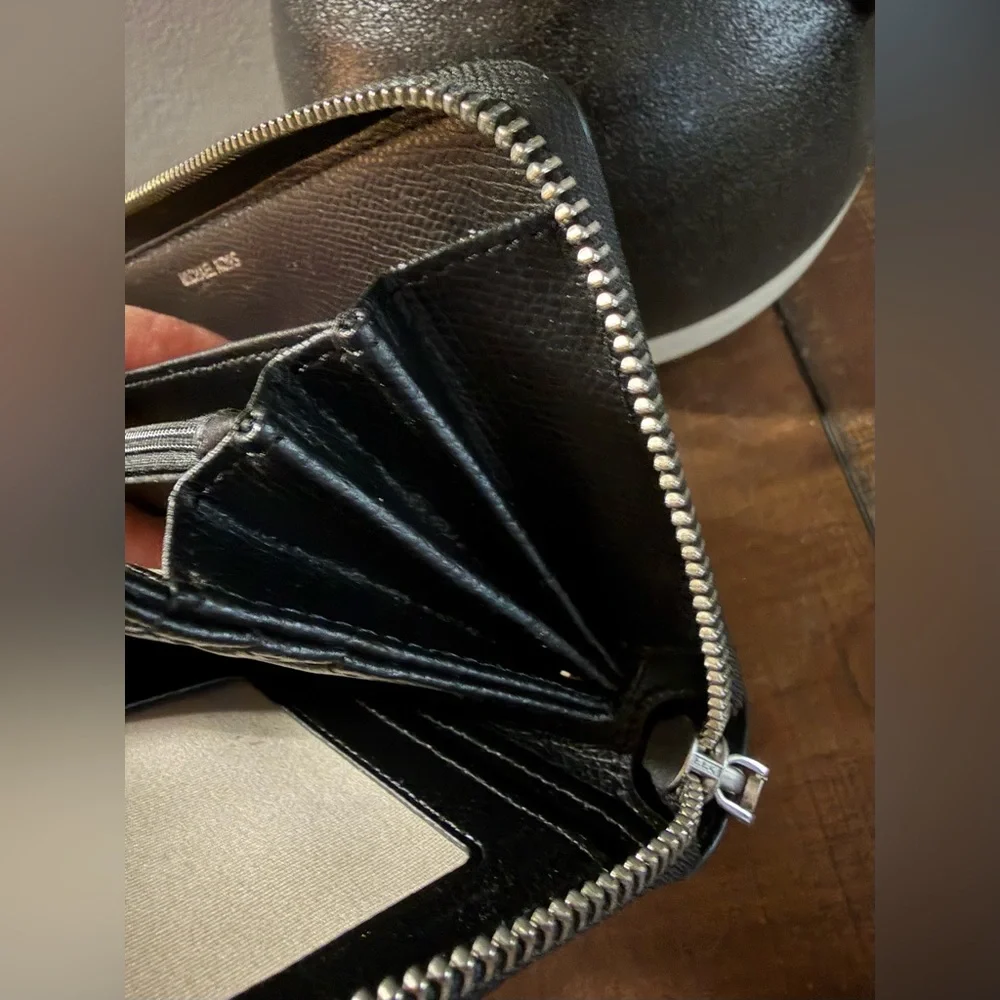 Michael Kors Jet Set Continental Wristlet - Picture 7 of 12